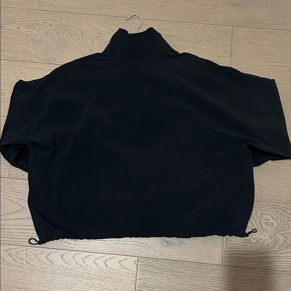 ALO Yoga Cropped 1/4 Zip Alumni Pullover - Picture 4 of 5